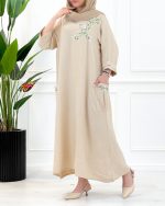 پیراهن ریما زنانه با پارچه خنک شانتون، گلدوزی ظریف روی جیب و جلو، یقه گرد، مناسب استایل تابستانی و استفاده روزمره و مهمانی