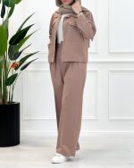 ست کراپ و شلوار زنانه لینن با طراحی بگ و یقه مردانه در ۷ رنگ متنوع، مناسب برای استایل روزمره، مهمانی و سفر