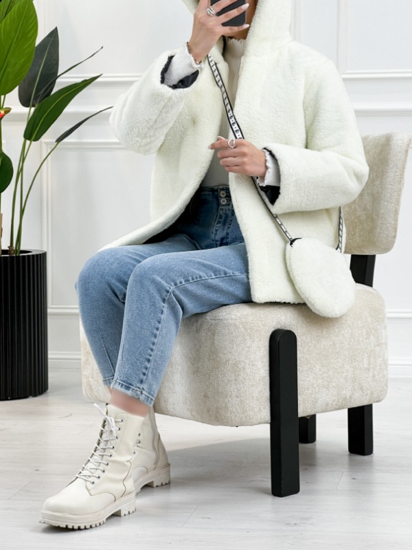 Picsart_25-10-16_13-58-36-217