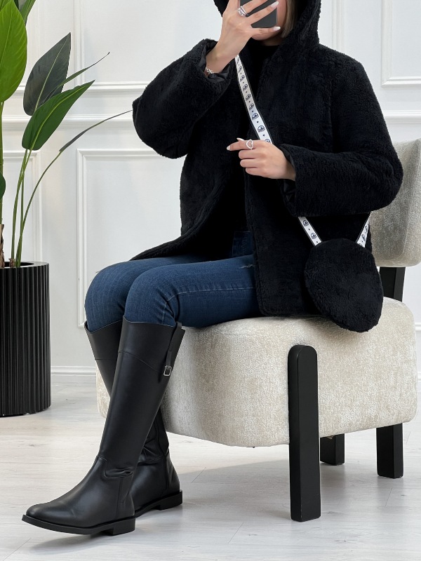 Picsart_25-10-16_14-00-07-004