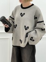 بلوز بافت قلبی زنانه با طراحی یقه گرد و طرح قلبی فانتزی در رنگ‌های متنوع، مناسب فصول سرد و استایل زمستانی