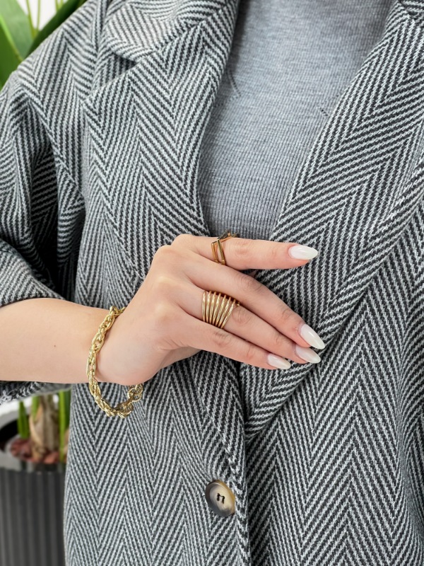 Picsart_25-11-04_16-00-05-959