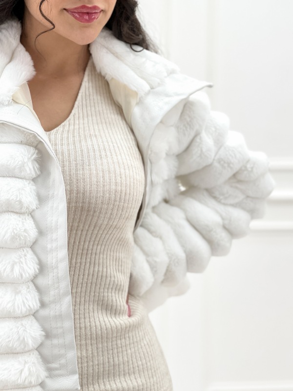 Picsart_25-11-19_06-02-55-537