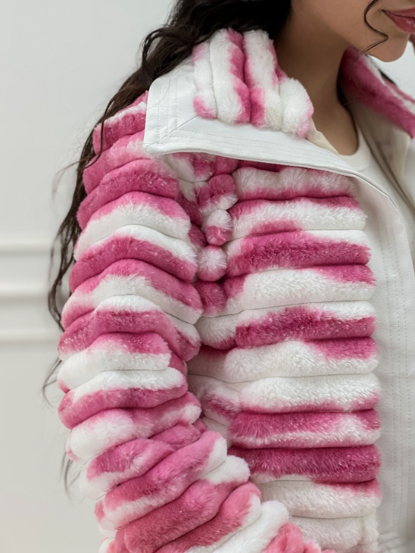 Picsart_25-11-19_06-03-57-881