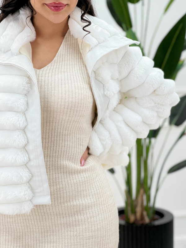 Picsart_25-11-19_06-06-22-882