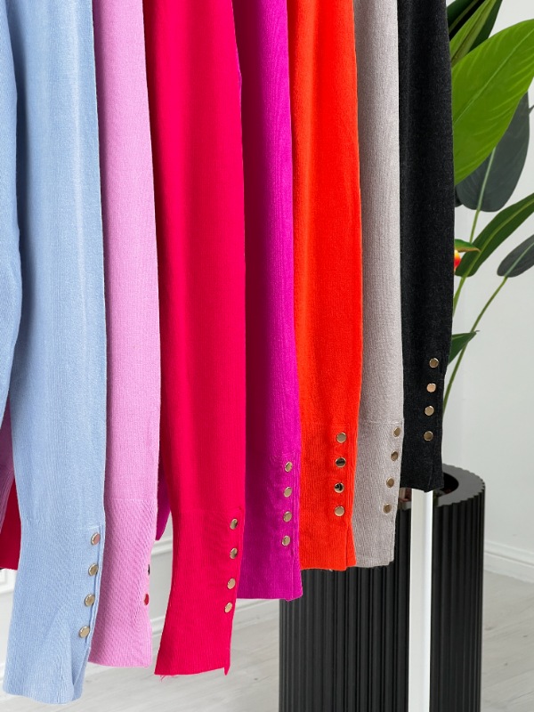 Picsart_25-12-06_18-56-07-936