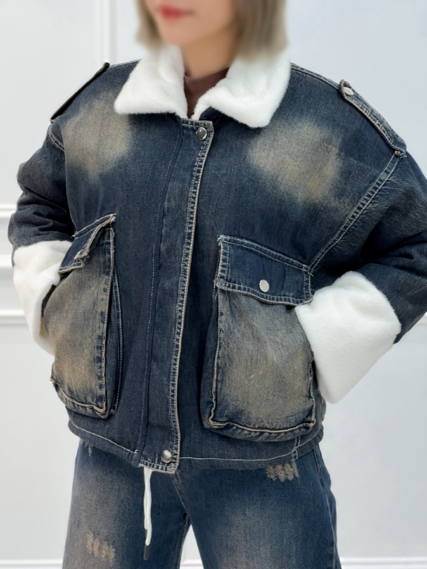 Picsart_25-12-12_11-34-12-995