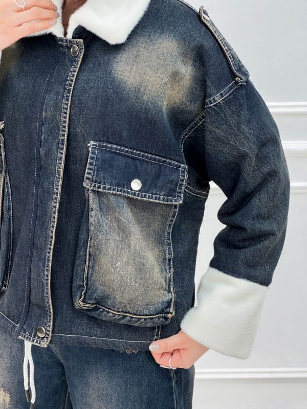 Picsart_25-12-12_11-34-25-632