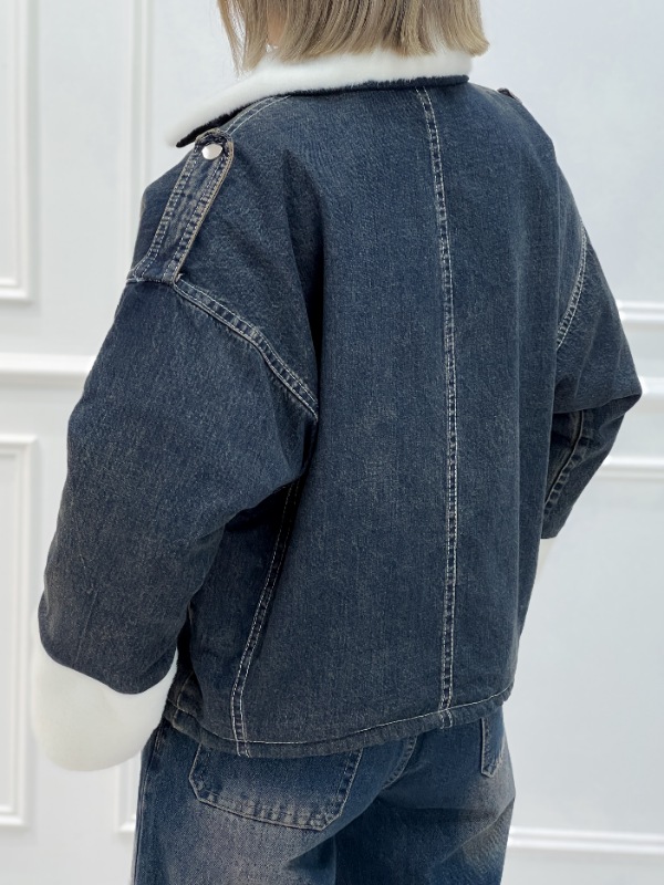 Picsart_25-12-12_11-42-00-418