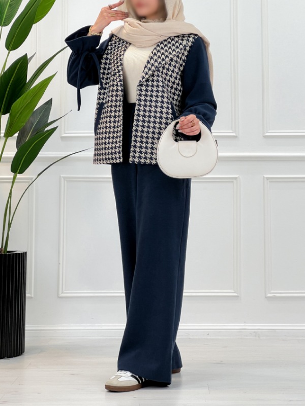 Picsart_25-12-15_22-54-04-430