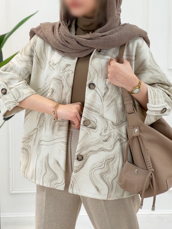 Picsart_25-12-17_14-41-07-475 شکت ویولا دخترانه و زنانه با جنس فوتر طرح گازوئیل، یقه مردانه، آستین پاکتی و قد پشت بلندتر، مناسب پاییز و زمستان