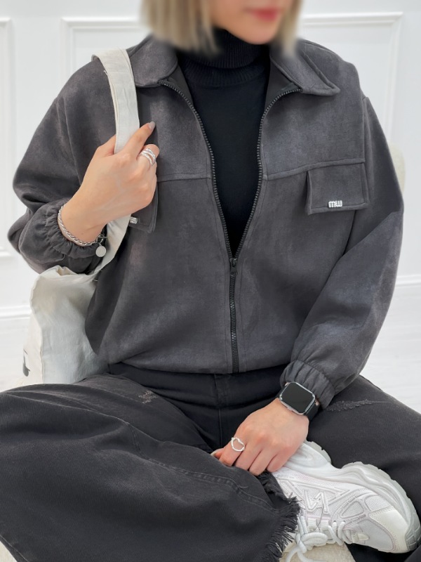 Picsart_25-12-18_02-05-40-543