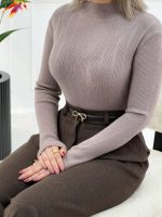 گپ یقه مثلثی